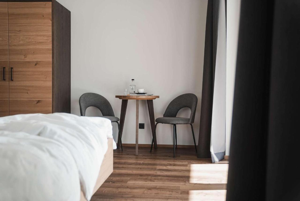 Guesthouse Karnatsch Парчинес Экстерьер фото