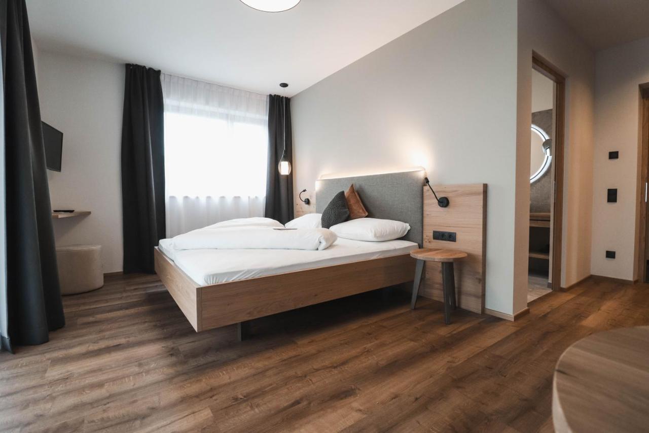 Guesthouse Karnatsch Парчинес Экстерьер фото